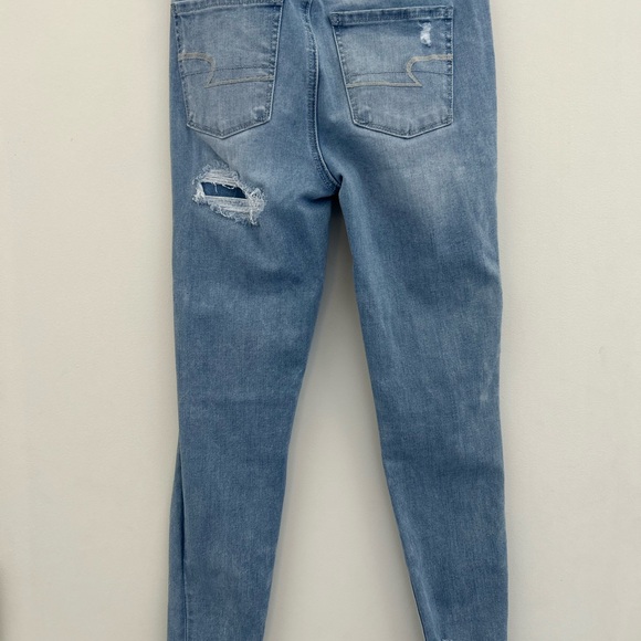 American Eagle Super Hi-Rise Jegging - Light Blue Distressed - Size:2 EUC - Picture 4 of 9